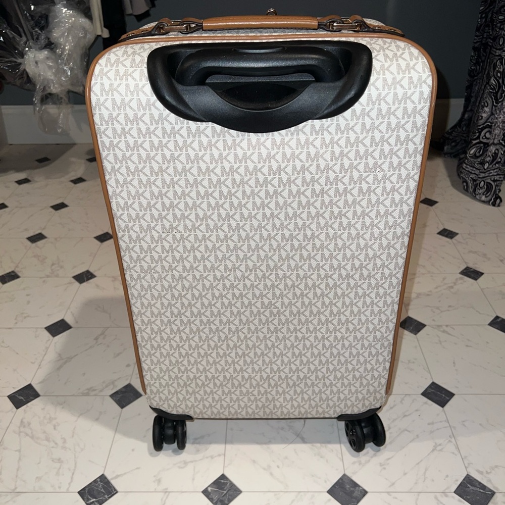 Michael Kors Brown and Cream Carry On - Picture 2 of 7